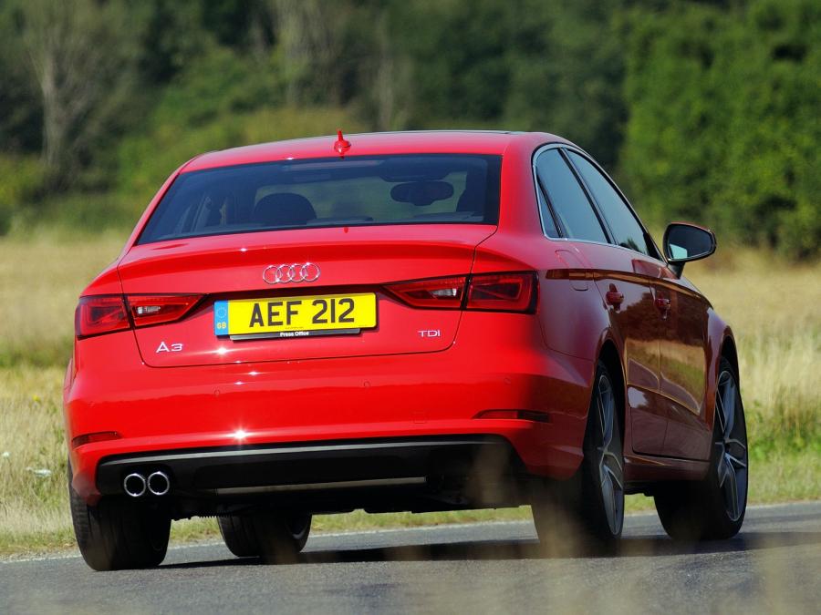  Audi A3 Sedan 2.0 TDI (8V) 2013 года  (UK) (фото 14 из 17)
